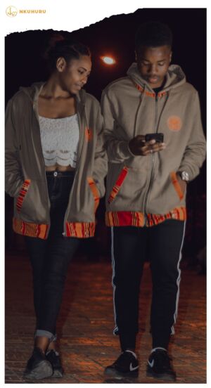 Sweat a capuche avec fermeture motif sahare