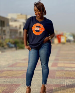 T-shirt du lourd noir col v