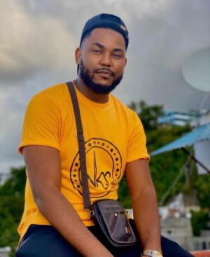 T-shirt classique jaune moutarde