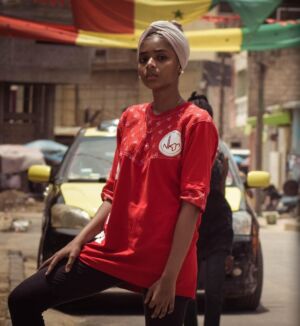 T-shirt shihatru rouge